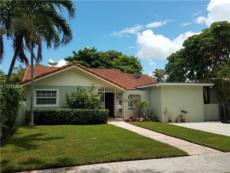 Property Photo:  4424 SW 11th St  FL 33134 