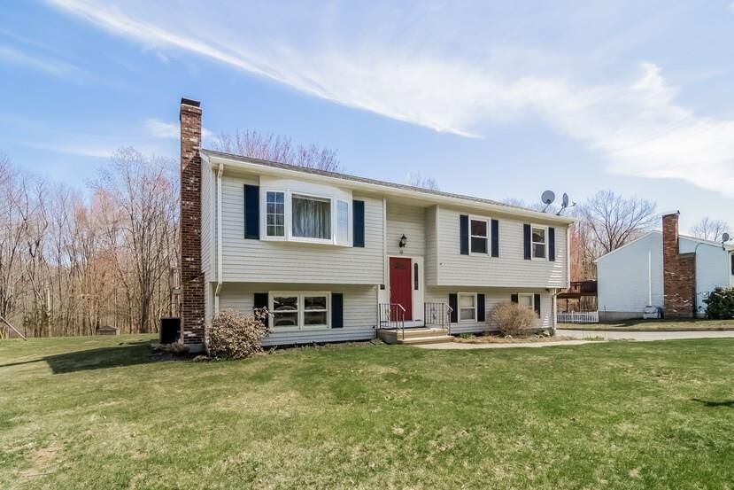 Property Photo:  60 Knox Boulevard  CT 06457 