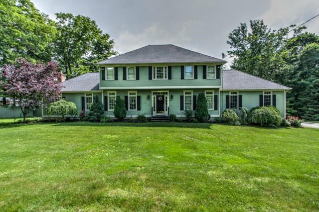 Property Photo:  552 Barn Hill Road  CT 06468 