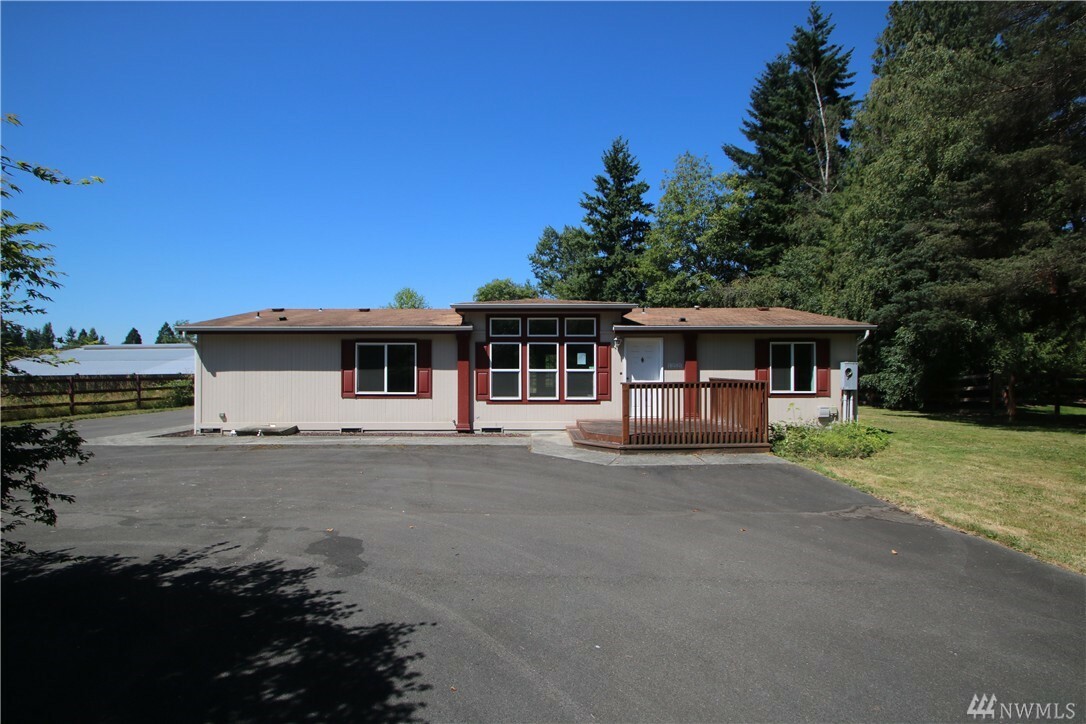 Property Photo: 12520 40th Ave E WA 98446