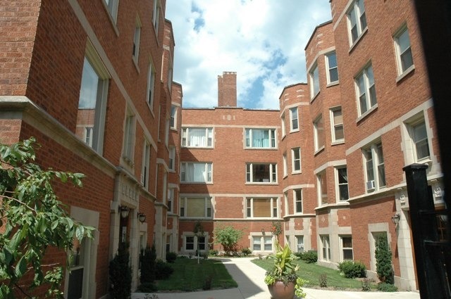 Property Photo: 1622 W Columbia Avenue 3N IL 60626