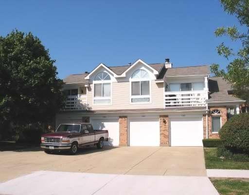 Property Photo: 1082 Courtland Drive IL 60089