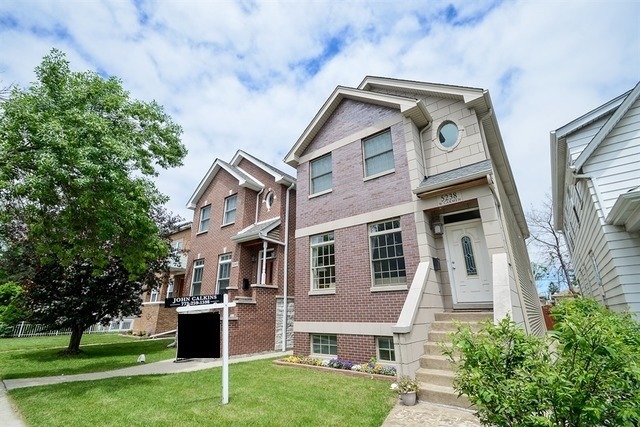 Property Photo:  5238 W Carmen Avenue  IL 60630 