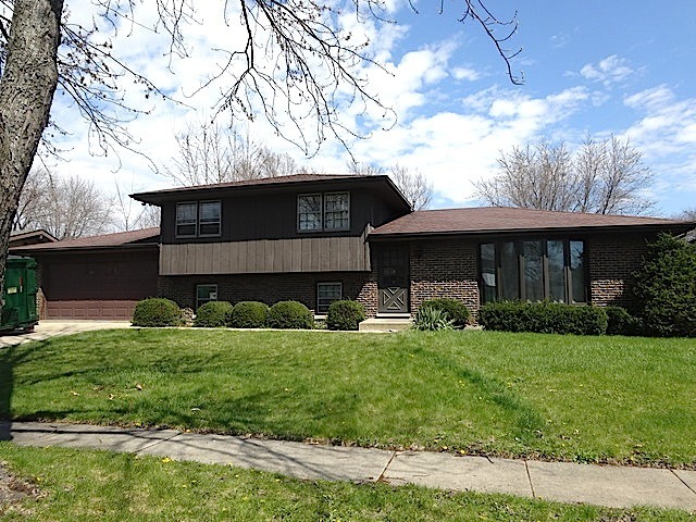 Property Photo:  612 Edgebrook Drive  IL 60404 