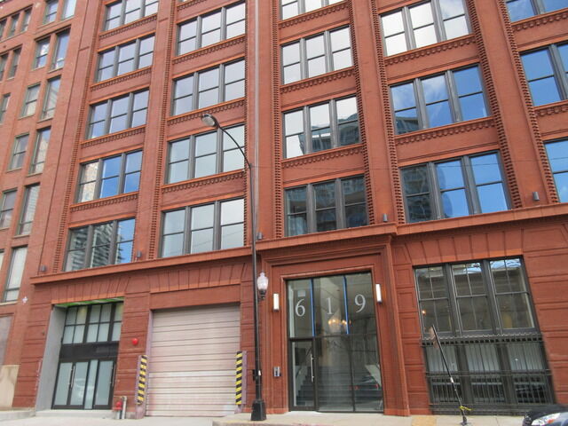 Property Photo: 619 S Lasalle Street 405 IL 60605