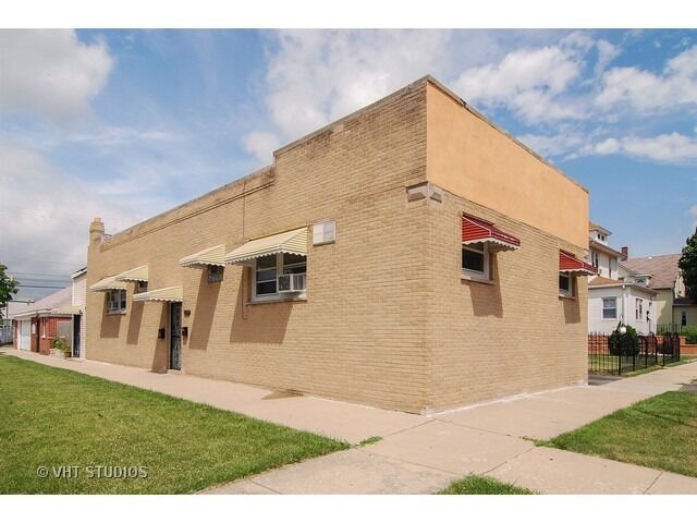 Property Photo:  1300 24th Avenue  IL 60160 