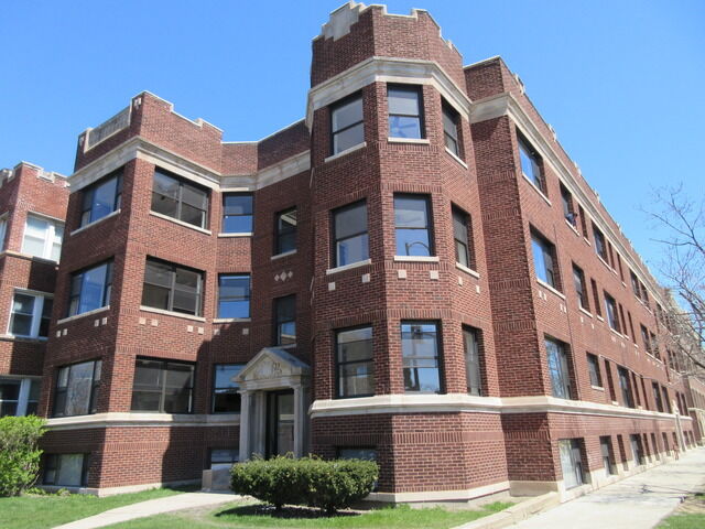 Property Photo:  7303 N Sheridan Road 1  IL 60626 