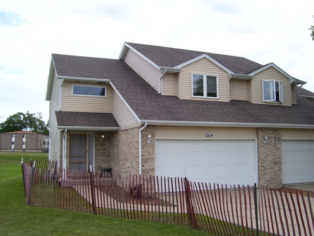 Property Photo: 2434 Caton Crest Court IL 60403