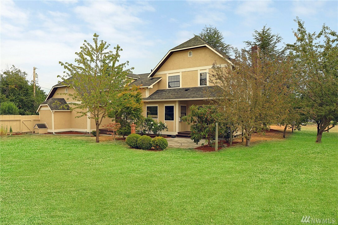 Property Photo: 755 E North Camano Dr WA 98282