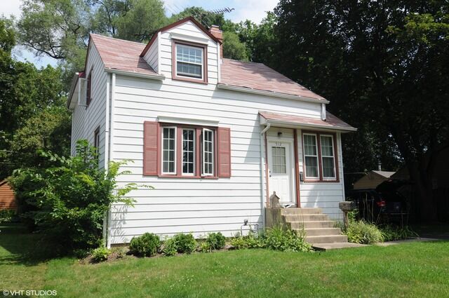 Property Photo:  512 E Lincoln Avenue  IL 60048 