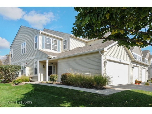 Property Photo: 2418 Golf Ridge Circle 2418 IL 60563