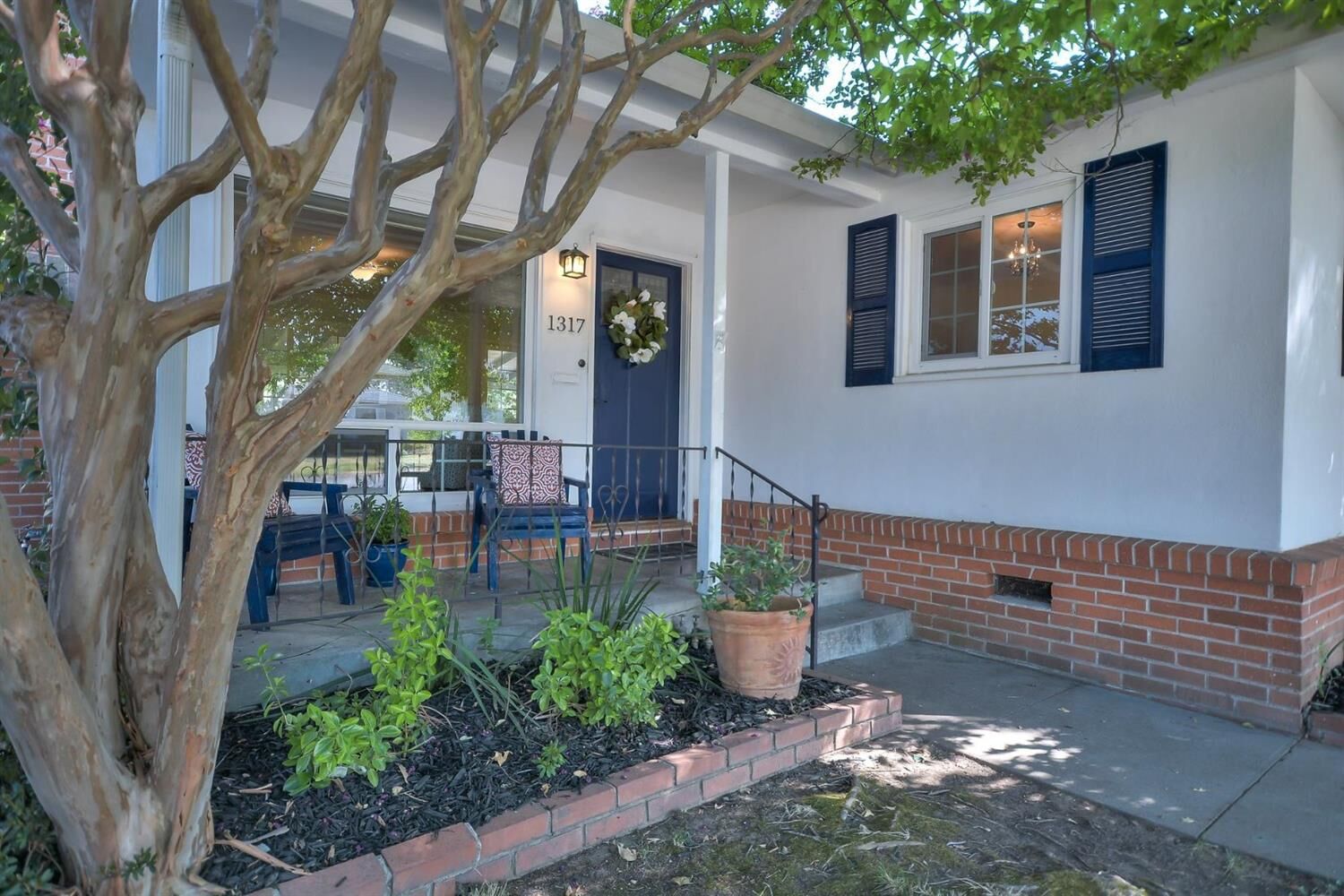 Property Photo:  1317 Louis Way  CA 95819 