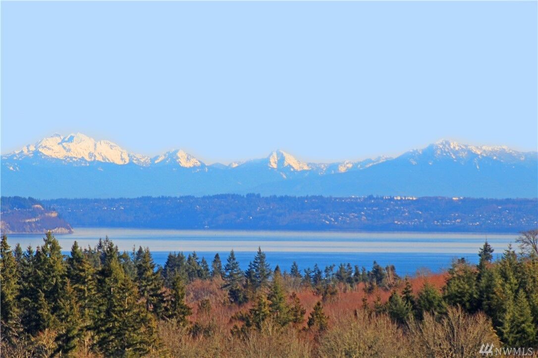 Property Photo:  8210  Husky Lane  WA 98346 