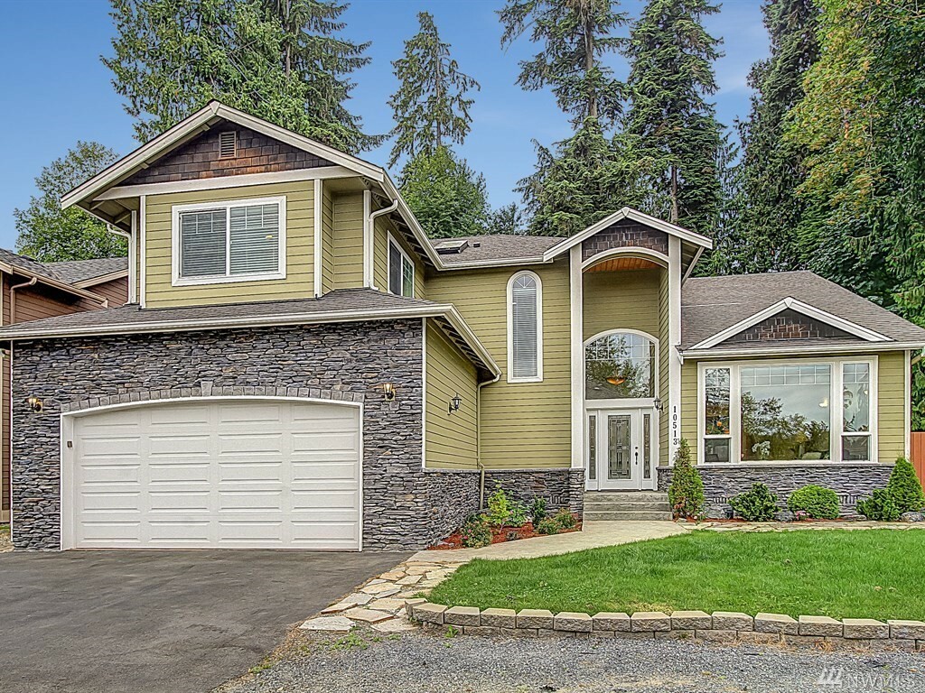 Property Photo: 10513 2nd Place SE WA 98258
