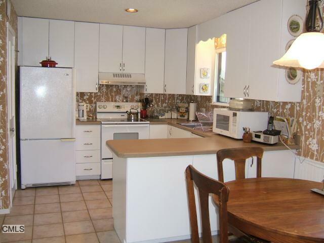 Property Photo:  637 Heritage Village A  CT 06488 