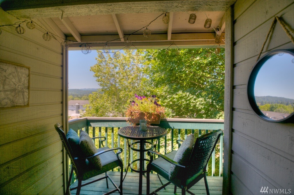Property Photo: 303 Kenyon St NW 4F WA 98502
