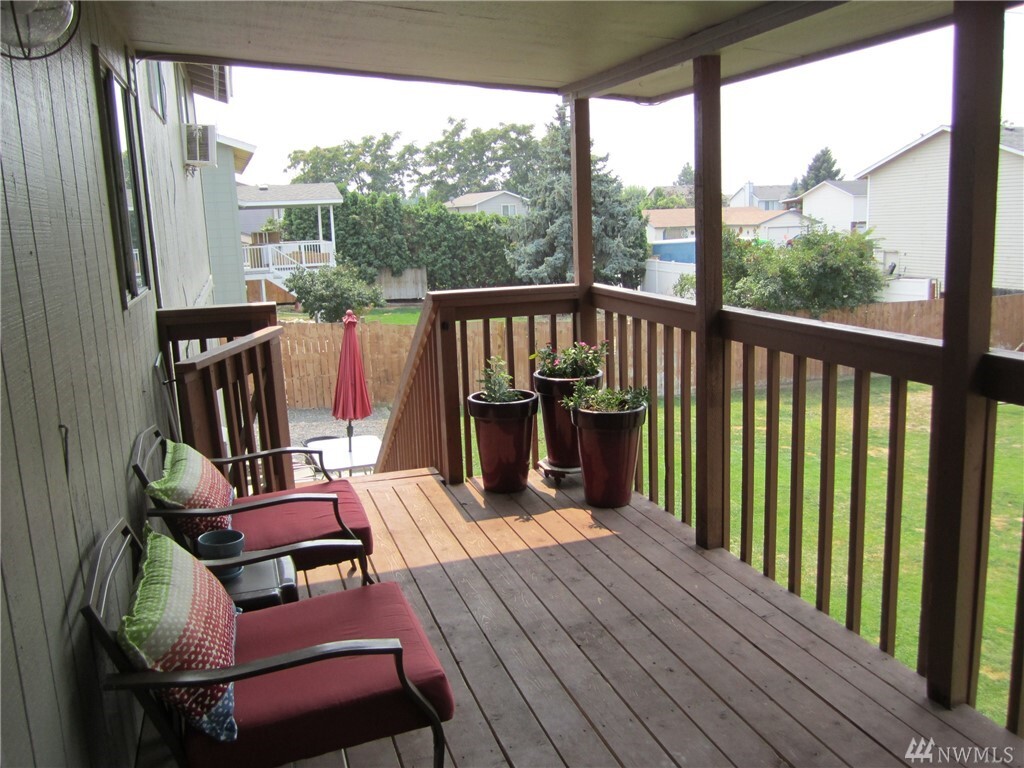 Property Photo: 2110 S Division St WA 98837