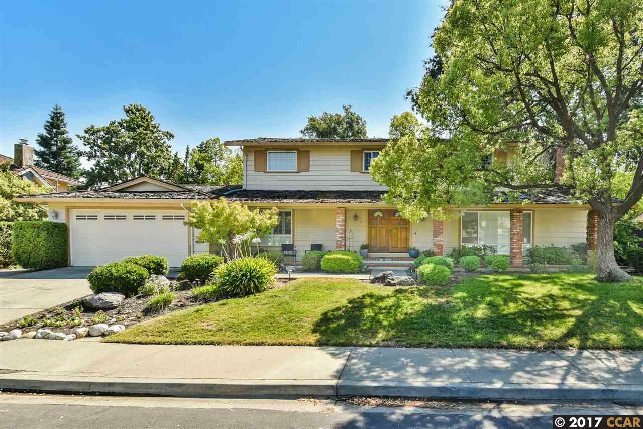 Property Photo: 747 Autumn Dr CA 94598