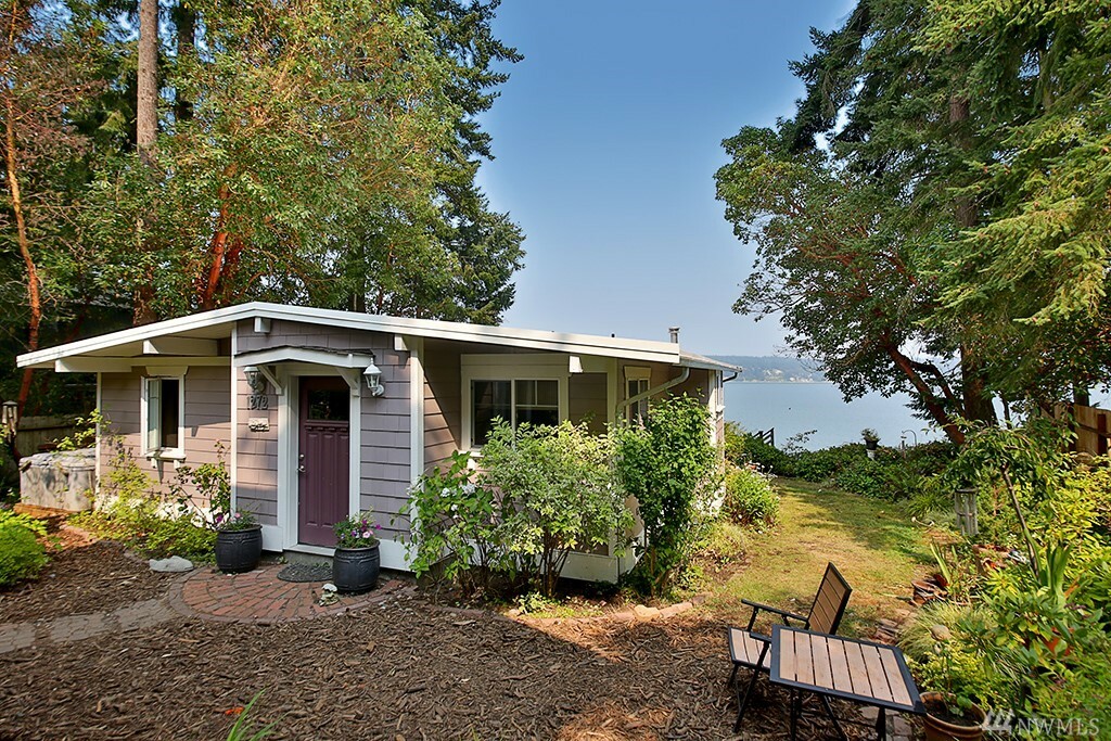 Property Photo:  1272 Dines Point Rd  WA 98253 