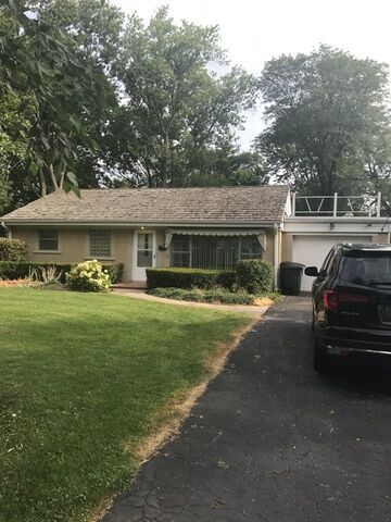 Property Photo: 1940 Maplewood Road IL 60062