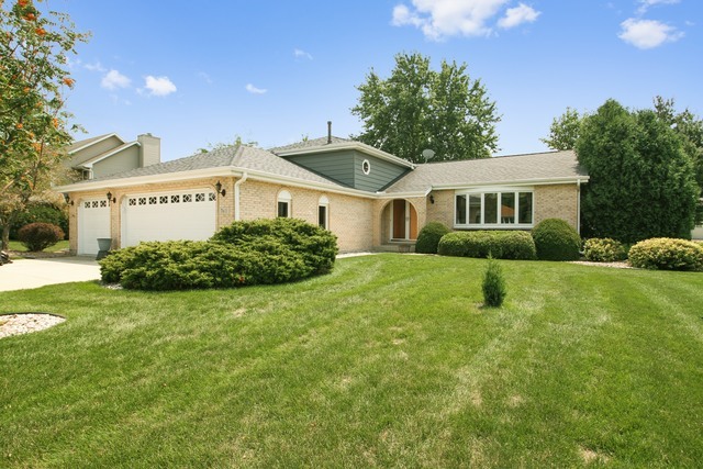 Property Photo:  760 Leahy Street  IL 60950 