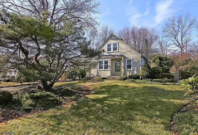 Property Photo:  44 Charlotte Dr  NJ 08807 