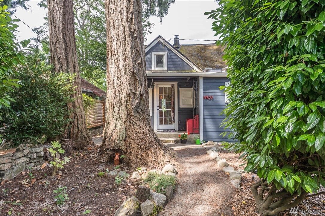 Property Photo: 17103 Tabor Ave SW WA 98070