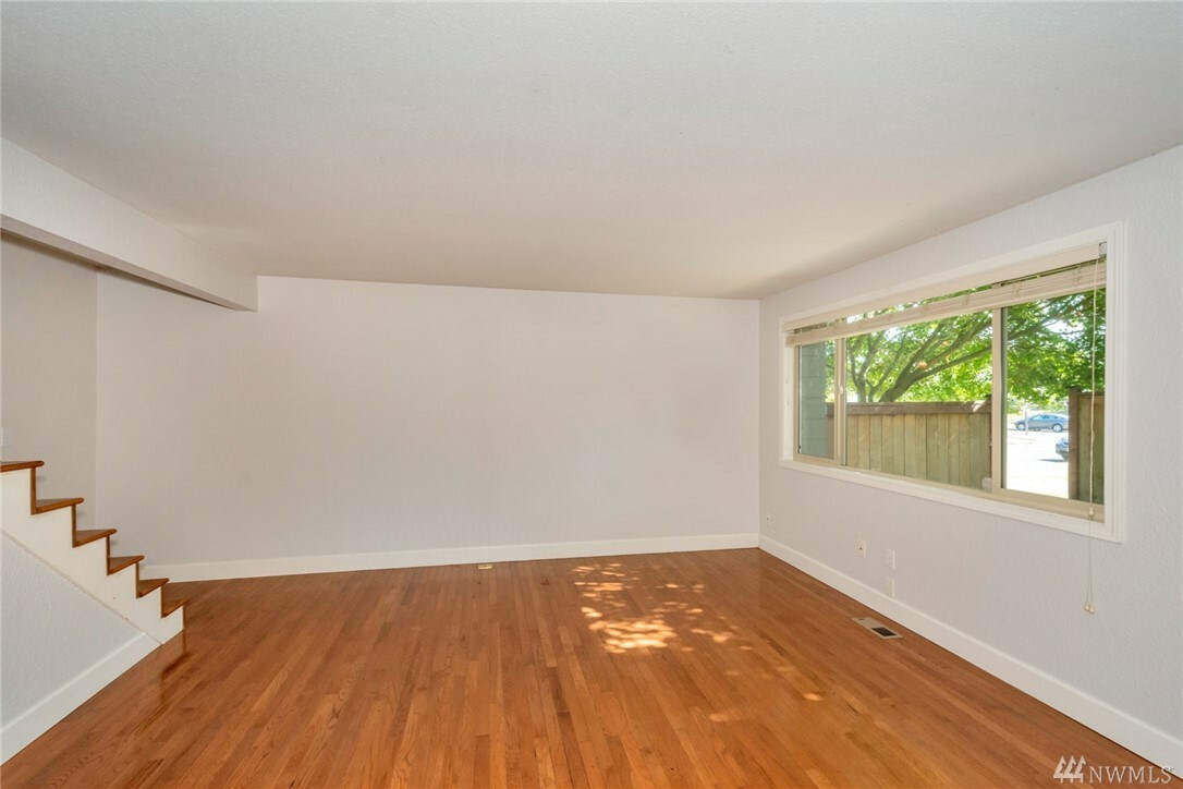 Property Photo:  708 N L St 5  WA 98403 