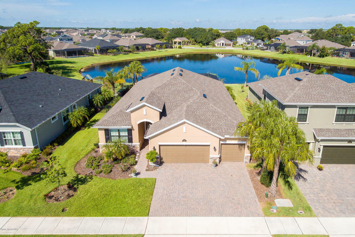 Property Photo:  8485 Stalwart Circle  FL 32940 