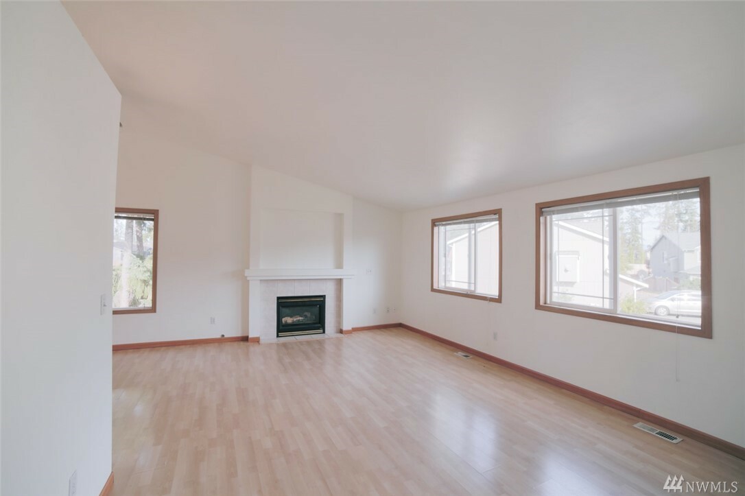 Property Photo: 17408 17th Ave E WA 98387