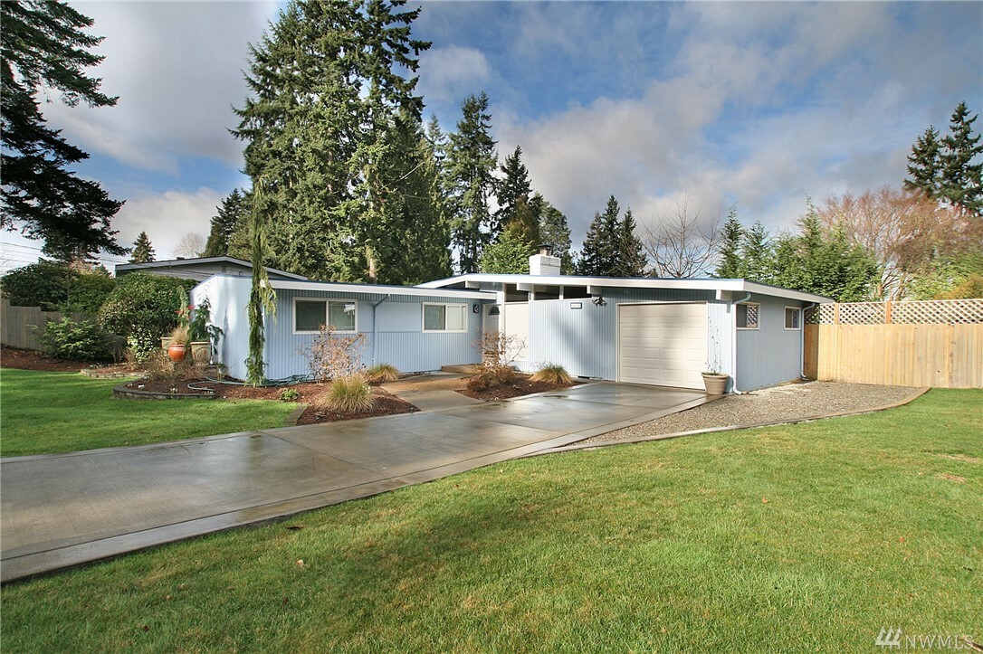 Property Photo:  14250 SE 14th St  WA 98007 