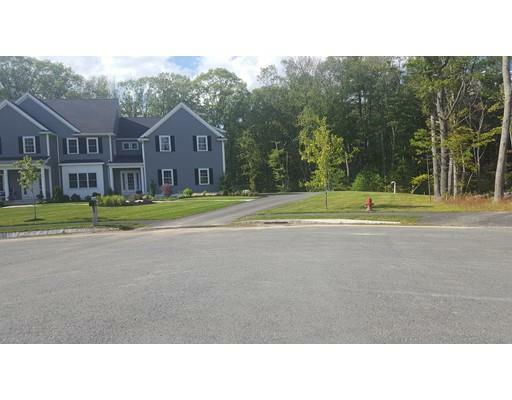 Property Photo:  5 Vineyard Ln  MA 01833 