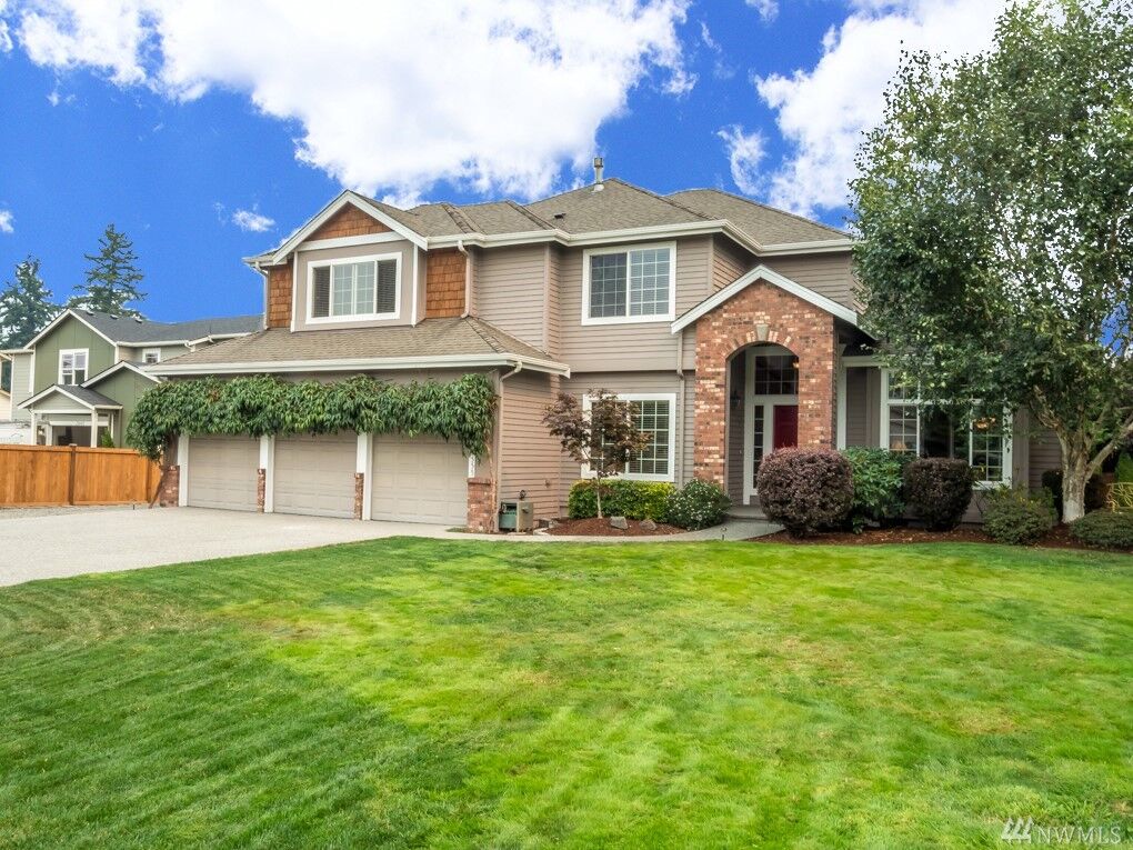 Property Photo: 22555 25th Ave W WA 98036