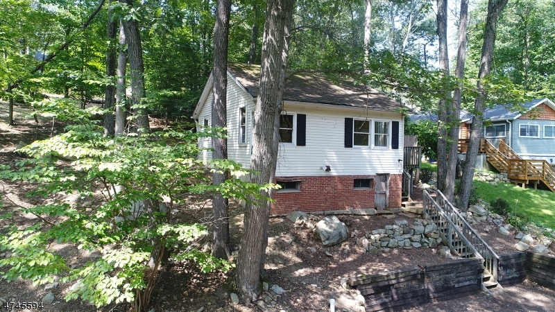 Property Photo:  13 Pennsylvania Way  NJ 07843 