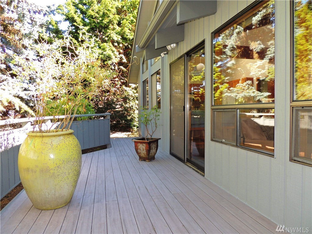 Property Photo: 533 Spokane Place WA 98257
