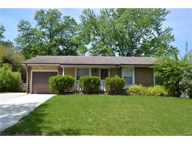 Property Photo: 2210 Bentley Manor Drive 63026