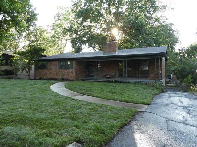 Property Photo: 847 Barkley Square 63130