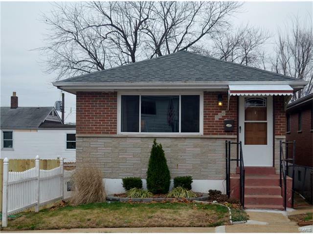 Property Photo:  904 Erskine Avenue  MO 63125 