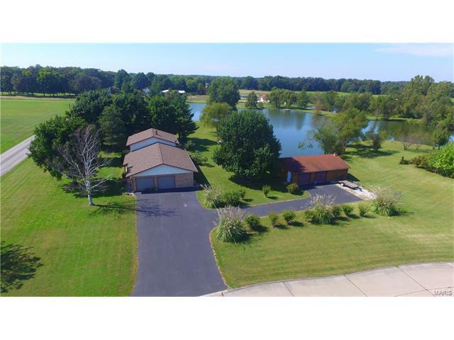 Property Photo: 1013 Country Club Lane IL 62298