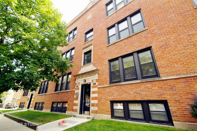 Property Photo:  1525 Cullom Avenue 2  IL 60613 