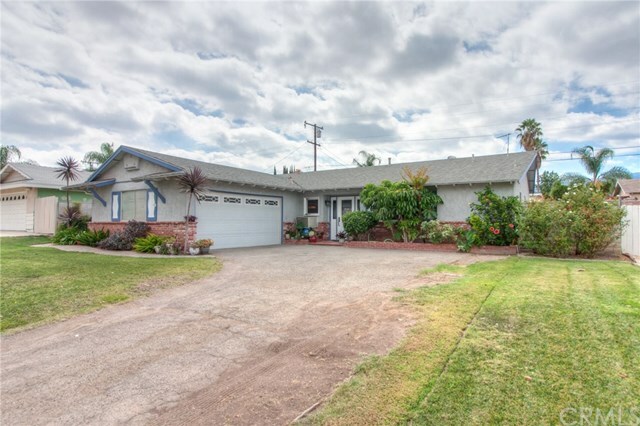 Property Photo:  324 E Rancho Road  CA 92879 