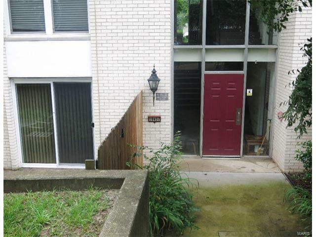 Property Photo: 10457 Briarbend Drive 2 MO 63146