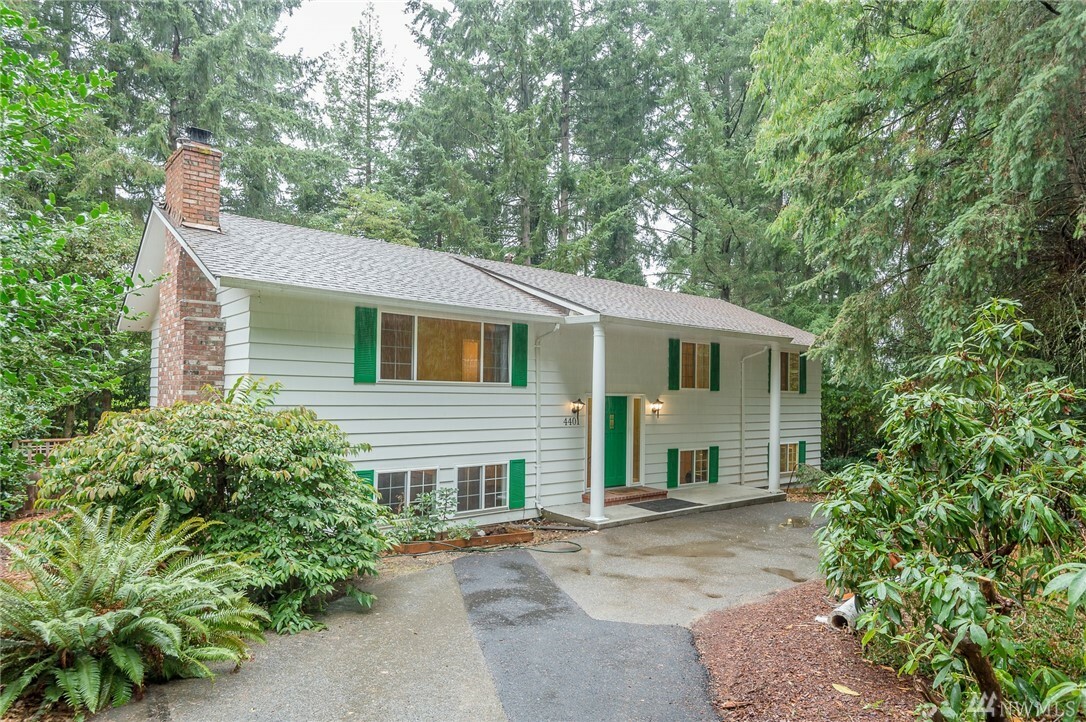 Property Photo:  4401 Merry Lane W  WA 98466 