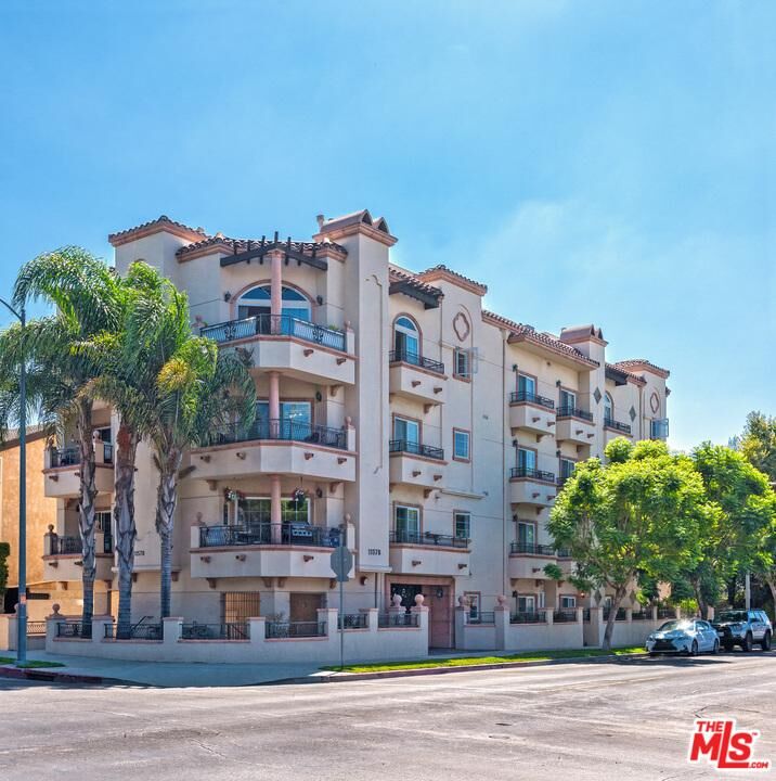 11578 Iowa Ave 201  Los Angeles CA 90025 photo