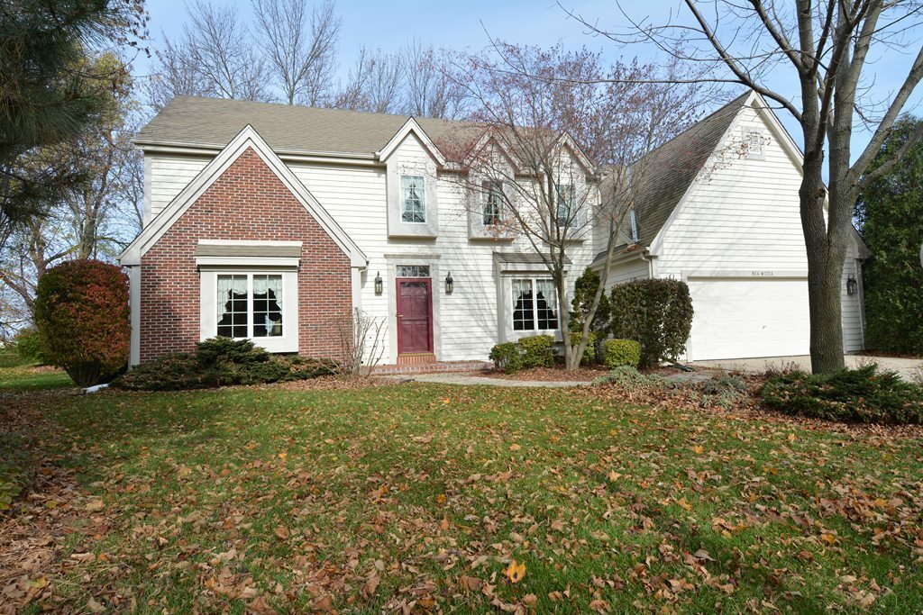 Property Photo: N54w7324 Cider Mill Ct WI 53012