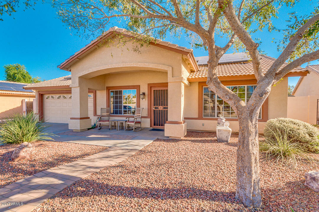 Property Photo:  813 E Cindy Street  AZ 85225 