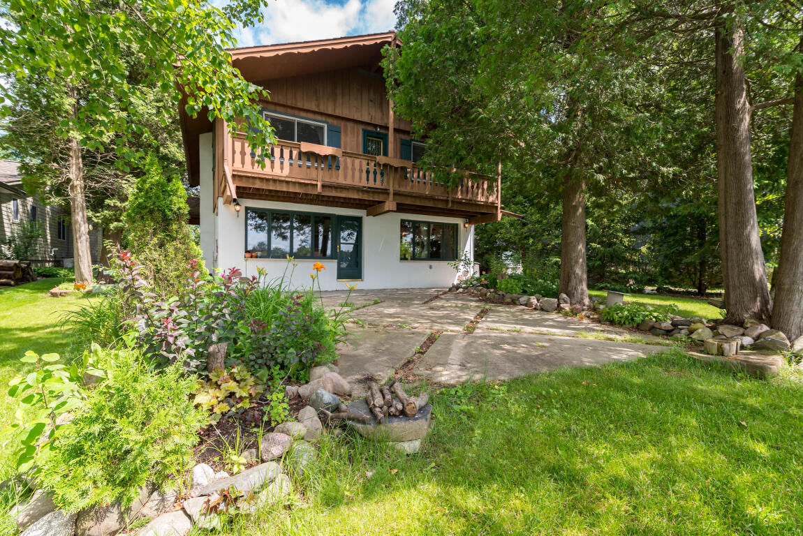 Property Photo: 1359 Lakeview Rd WI 53090
