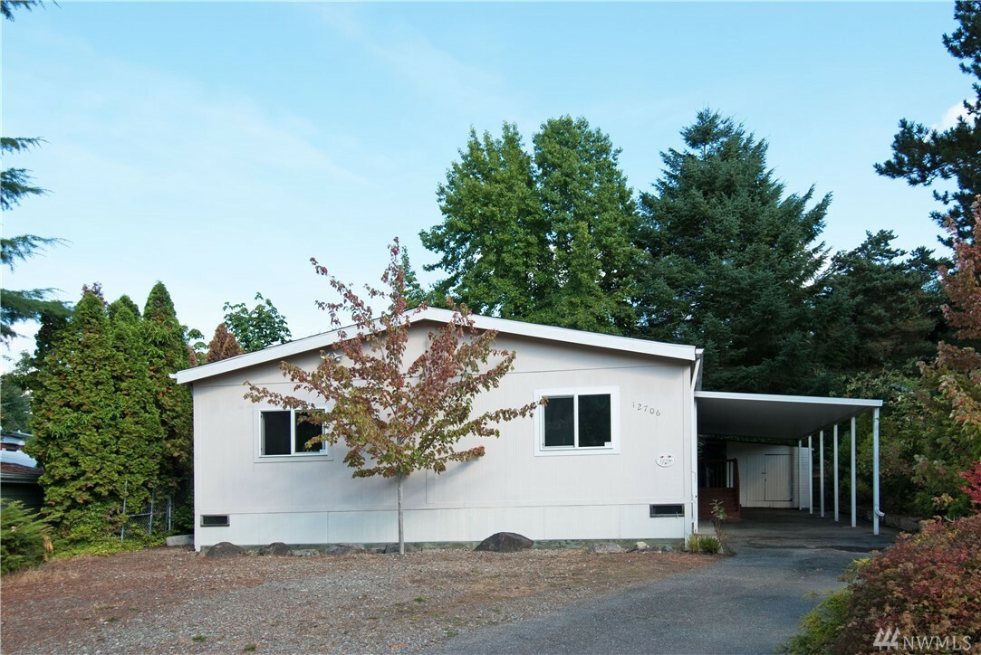 Property Photo:  12706 NE 190th St  WA 98011 