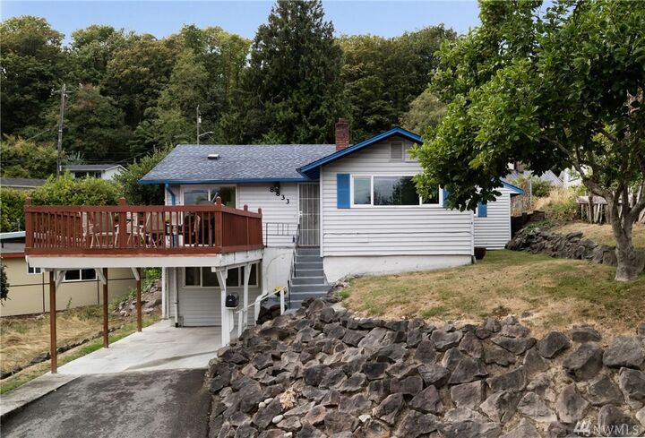 8833 42nd Ave S  Seattle WA 98118 photo