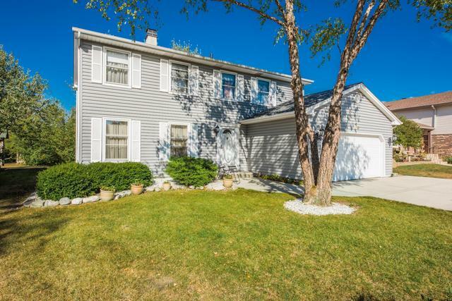 Property Photo: 816 Long Meadow Drive IL 60193
